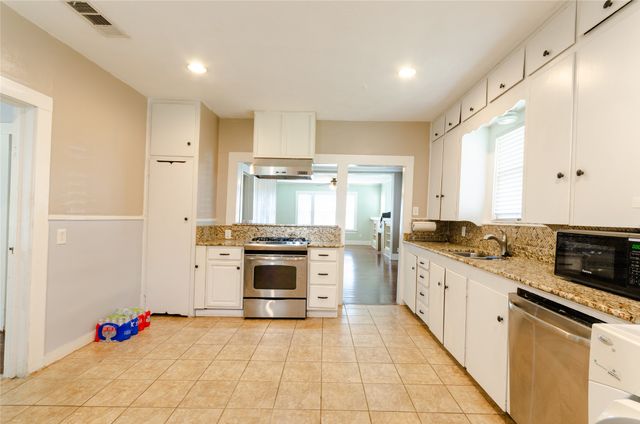 2317 Honeysuckle Avenue, Fort Worth, TX 76111