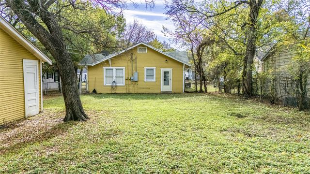 2317 Honeysuckle Avenue, Fort Worth, TX 76111