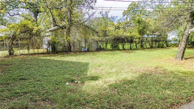 2317 Honeysuckle Avenue, Fort Worth, TX 76111