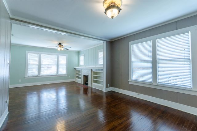 2317 Honeysuckle Avenue, Fort Worth, TX 76111