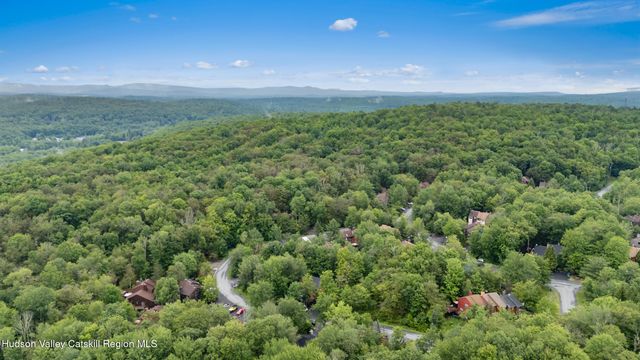 33 Meadowlark Lane, Woodridge, NY 12789