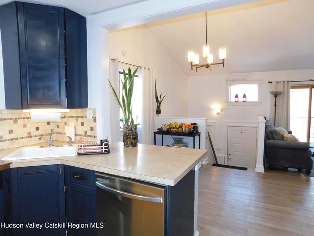 33 Meadowlark Lane, Woodridge, NY 12789