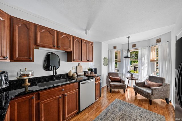 11664 Red Oak Drive, Granger, IN 46530