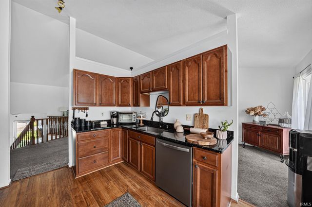 11664 Red Oak Drive, Granger, IN 46530