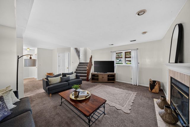 11664 Red Oak Drive, Granger, IN 46530