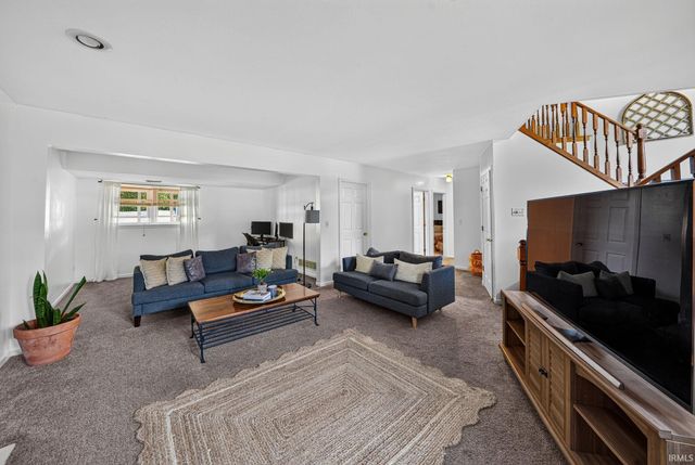 11664 Red Oak Drive, Granger, IN 46530