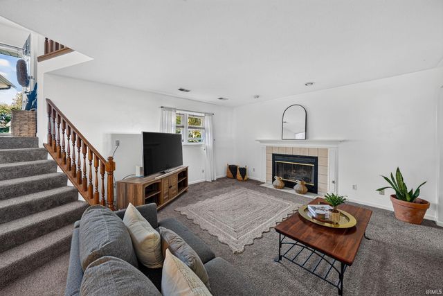 11664 Red Oak Drive, Granger, IN 46530