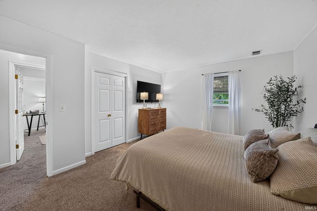 11664 Red Oak Drive, Granger, IN 46530