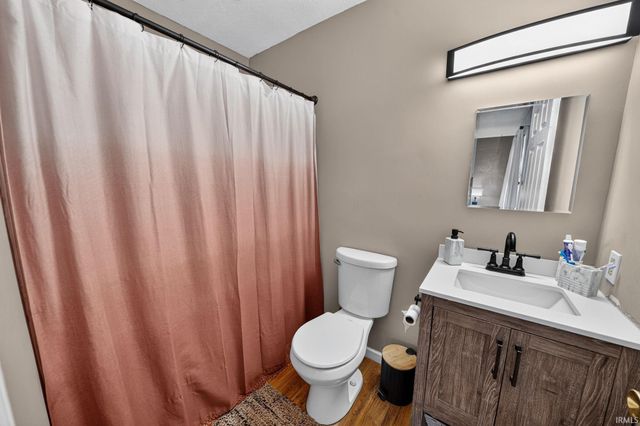 11664 Red Oak Drive, Granger, IN 46530