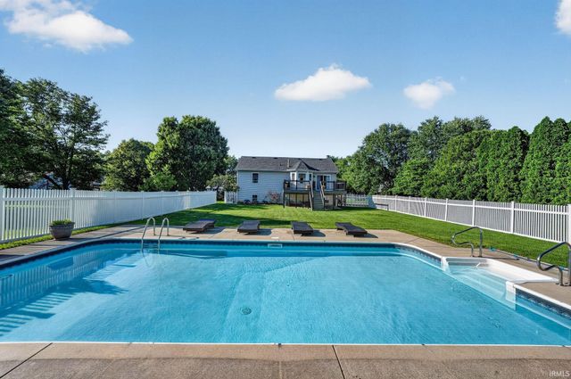 11664 Red Oak Drive, Granger, IN 46530
