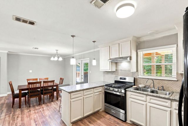 1835 S 3rd Street, Conroe, TX 77301