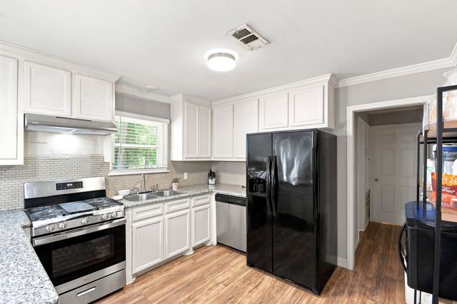 1835 S 3rd Street, Conroe, TX 77301