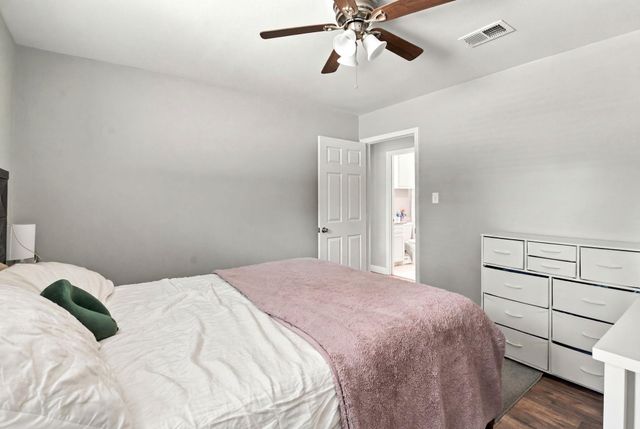 1835 S 3rd Street, Conroe, TX 77301