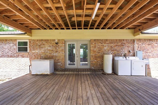 1835 S 3rd Street, Conroe, TX 77301