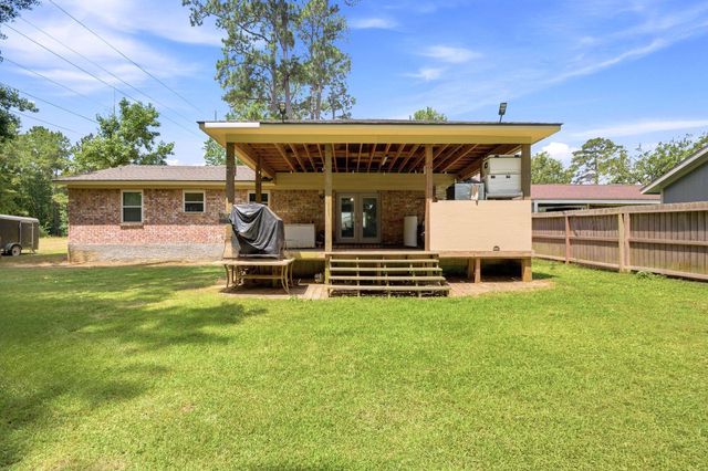 1835 S 3rd Street, Conroe, TX 77301