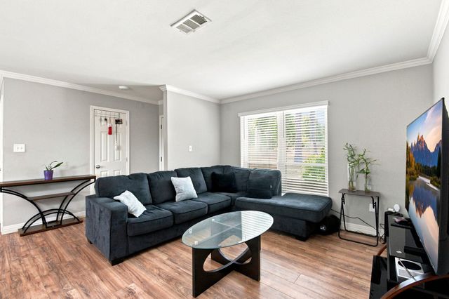 1835 S 3rd Street, Conroe, TX 77301