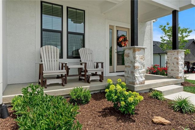 2705 NE Wheatley Drive, Blue Springs, MO 64029