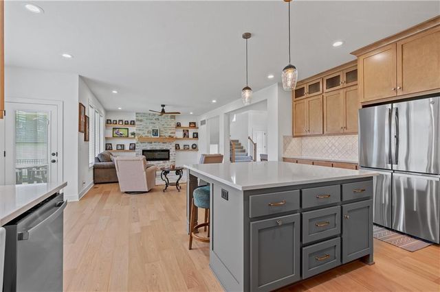 2705 NE Wheatley Drive, Blue Springs, MO 64029