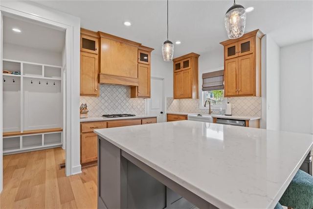 2705 NE Wheatley Drive, Blue Springs, MO 64029