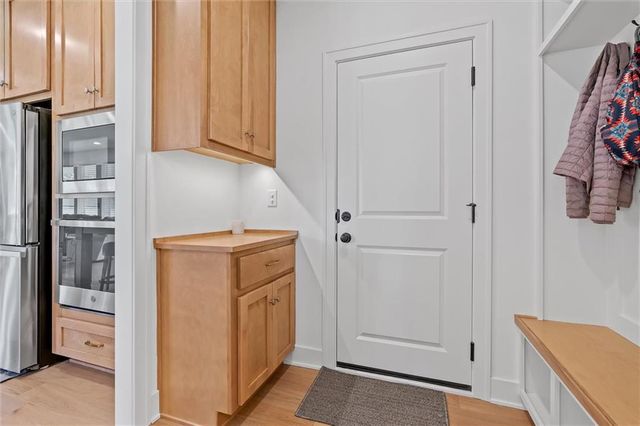2705 NE Wheatley Drive, Blue Springs, MO 64029