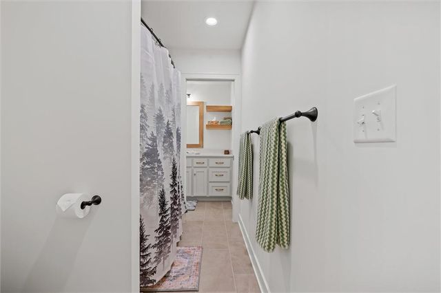 2705 NE Wheatley Drive, Blue Springs, MO 64029