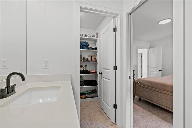 2705 NE Wheatley Drive, Blue Springs, MO 64029