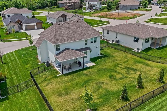 2705 NE Wheatley Drive, Blue Springs, MO 64029