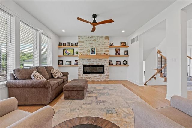 2705 NE Wheatley Drive, Blue Springs, MO 64029