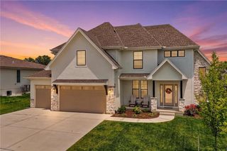 2705 NE Wheatley Drive, Blue Springs, MO 64029