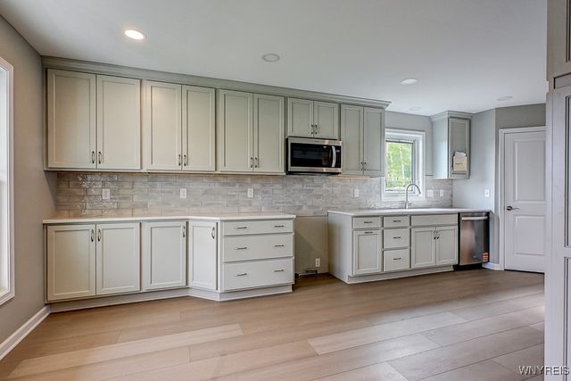 6685 Curtis Court, Lockport Town, NY 14094