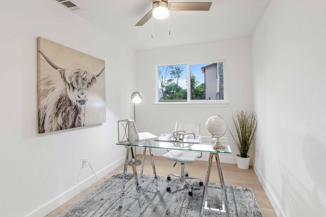 13207 Fencerail RD, Manchaca, TX 78652
