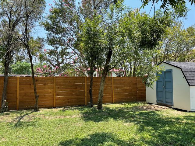 13207 Fencerail RD, Manchaca, TX 78652