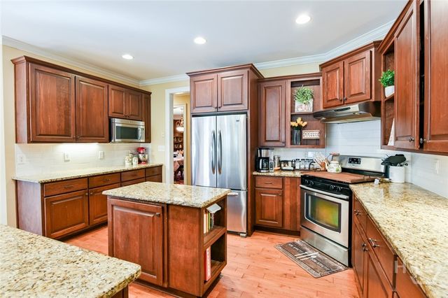 283 Creekside Drive, Arnoldsville, GA 30619