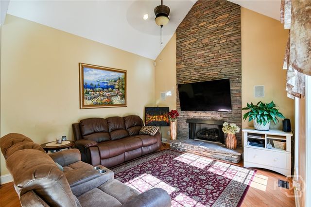 283 Creekside Drive, Arnoldsville, GA 30619