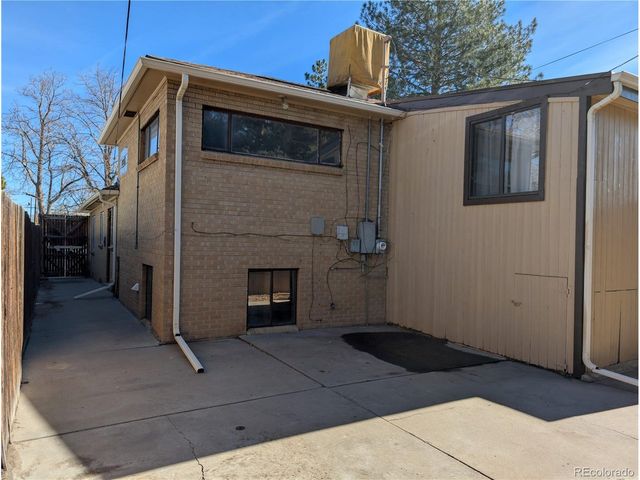 1025 Lansing St, Aurora, CO 80010