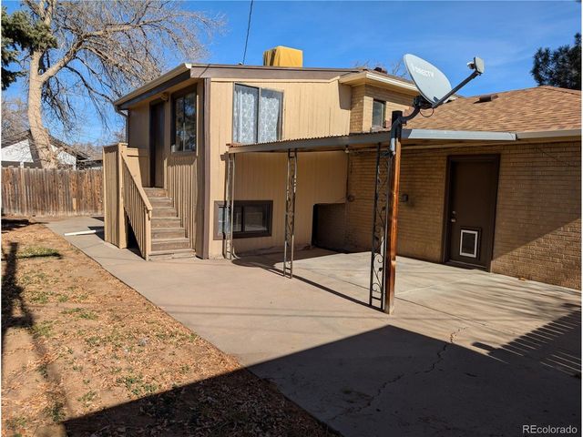 1025 Lansing St, Aurora, CO 80010