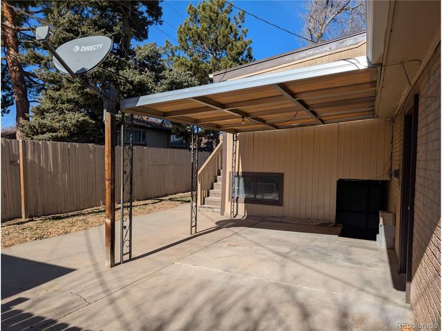 1025 Lansing St, Aurora, CO 80010