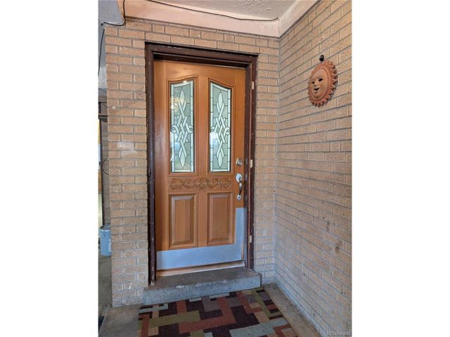 1025 Lansing St, Aurora, CO 80010