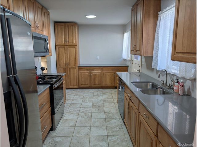 1025 Lansing St, Aurora, CO 80010