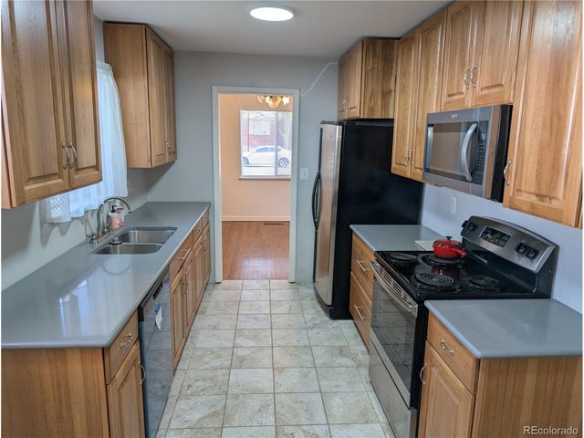 1025 Lansing St, Aurora, CO 80010