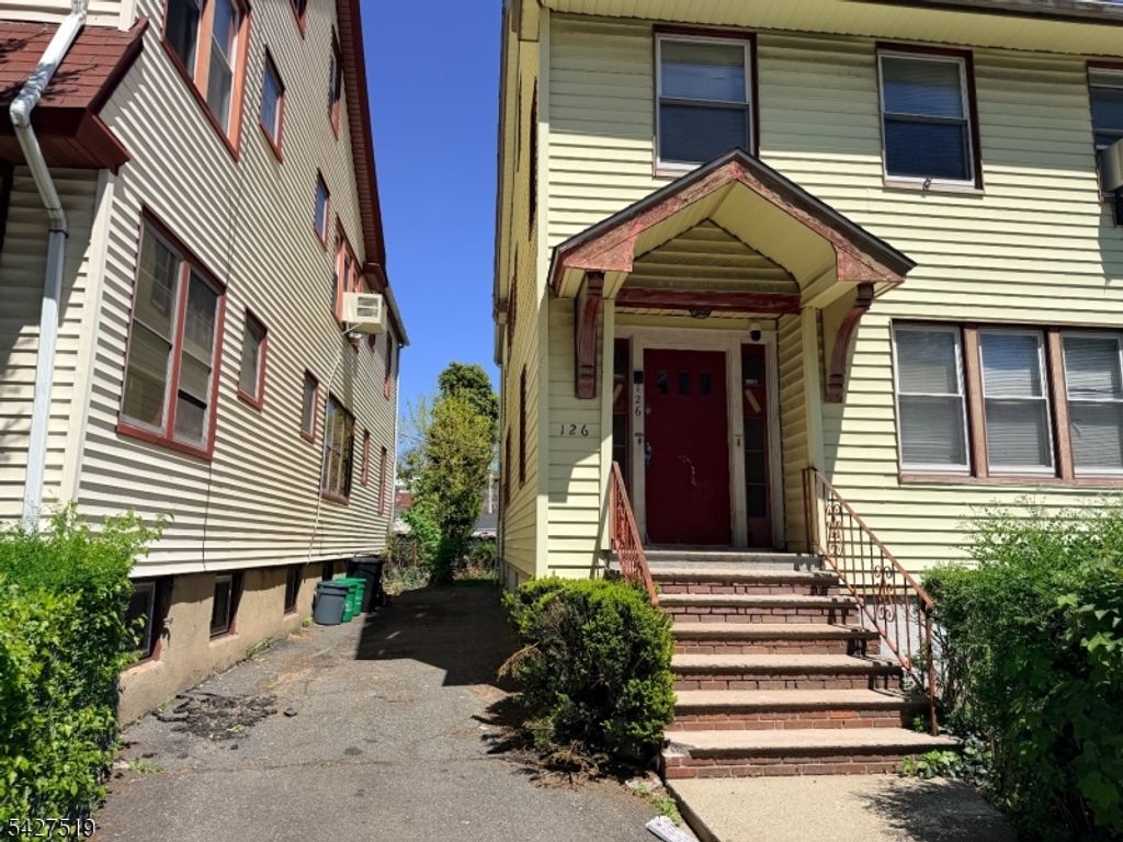 126 Chestnut St, East Orange City, NJ 07018 — photo 2