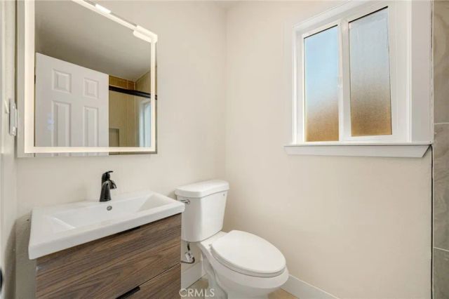 2106 W Cerritos, Anaheim, CA 92804