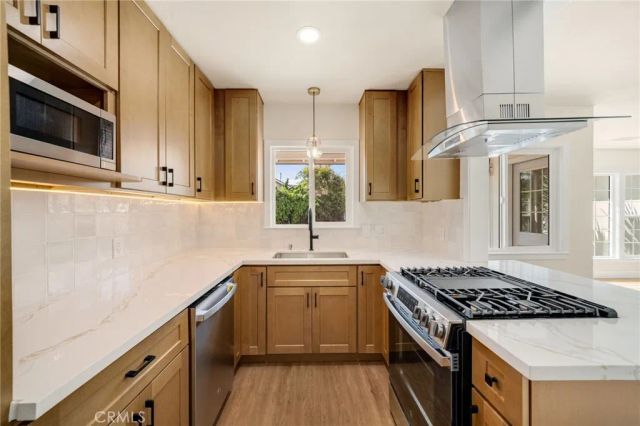 2106 W Cerritos, Anaheim, CA 92804