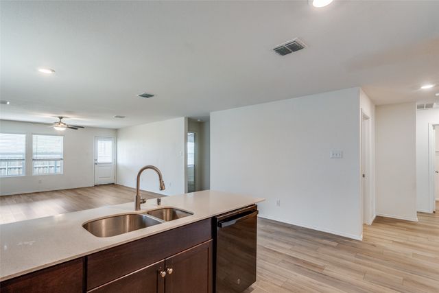 528 Autumnwood Way, Princeton, TX 75407