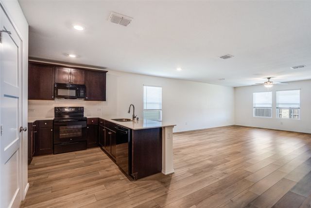 528 Autumnwood Way, Princeton, TX 75407