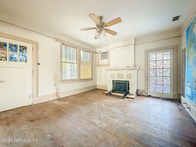 7702 N NORTH SHORE Drive, Jacksonville, FL 32208