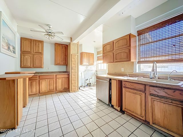 7702 N NORTH SHORE Drive, Jacksonville, FL 32208