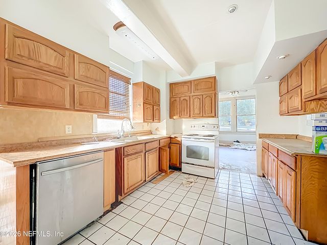 7702 N NORTH SHORE Drive, Jacksonville, FL 32208