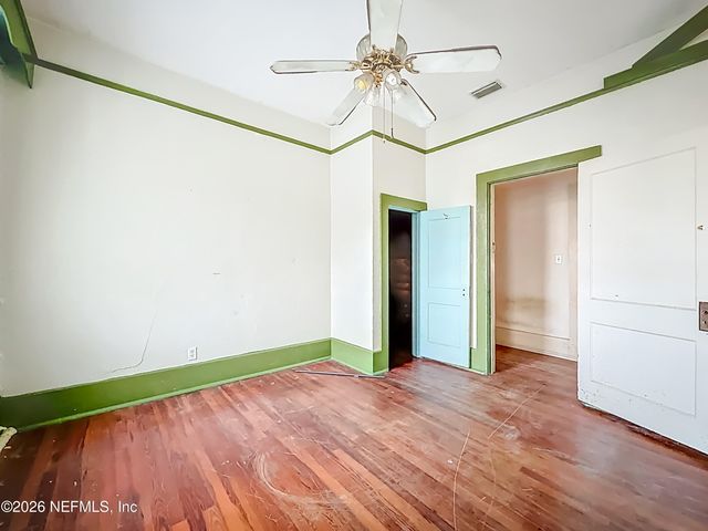 7702 N NORTH SHORE Drive, Jacksonville, FL 32208