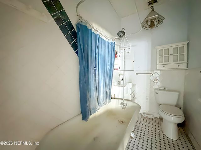 7702 N NORTH SHORE Drive, Jacksonville, FL 32208